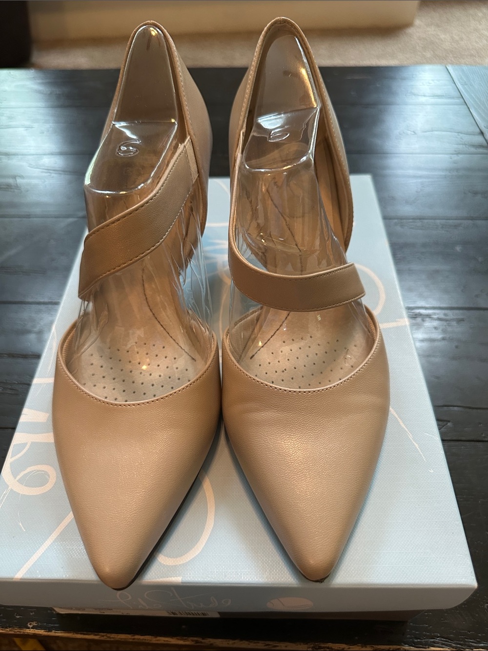 Life Stride Suki pump in Taupe, Size 9